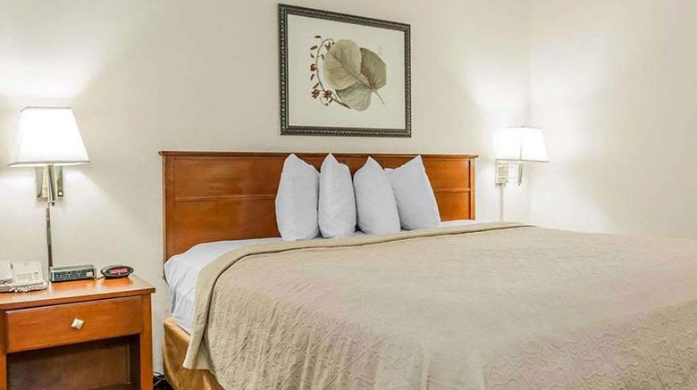 <b>Baymont by Wyndham Indianapolis East Room</b>. Images powered by <a href="https://iceportal.shijigroup.com/" title="IcePortal" target="_blank">IcePortal</a>.