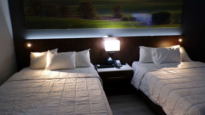 <b>Luxor Inn & Stes a Travelodge by Wyndham Room</b>. Images powered by <a href="https://iceportal.shijigroup.com/" title="IcePortal" target="_blank">IcePortal</a>.