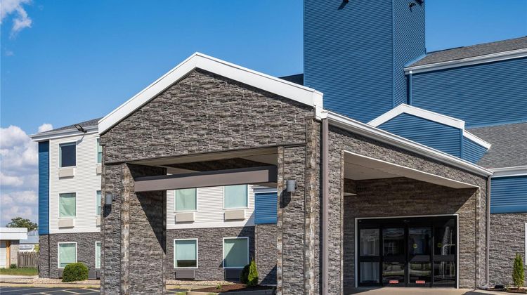 AmericInn by Wyndham Urbana Exterior