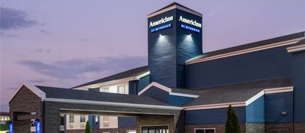 AmericInn by Wyndham Urbana Exterior
