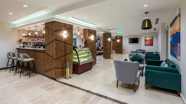 <b>Best Western Plus Tabuk City Center Restaurant</b>. Images powered by <a href="https://iceportal.shijigroup.com/" title="IcePortal" target="_blank">IcePortal</a>.