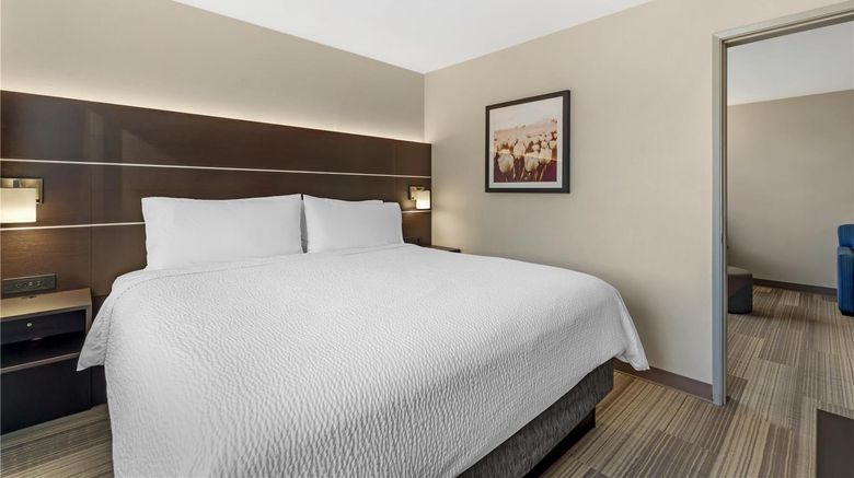 <b>Best Western Plus Burlington Room</b>. Images powered by <a href="https://iceportal.shijigroup.com/" title="IcePortal" target="_blank">IcePortal</a>.