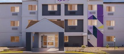 Spark by Hilton Springfield Southwest Exterior