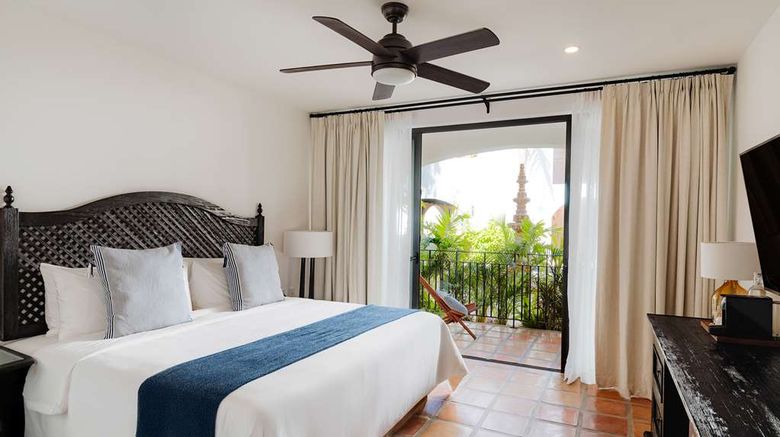 <b>Tropicana Los Cabos, Tapestry Collection Room</b>. Images powered by <a href="https://iceportal.shijigroup.com/" title="IcePortal" target="_blank">IcePortal</a>.