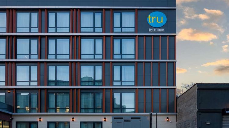 Tru by Hilton Brooklyn Exterior