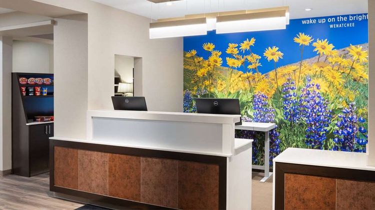 La Quinta Inn & Sts by Wyndham Wenatchee Lobby