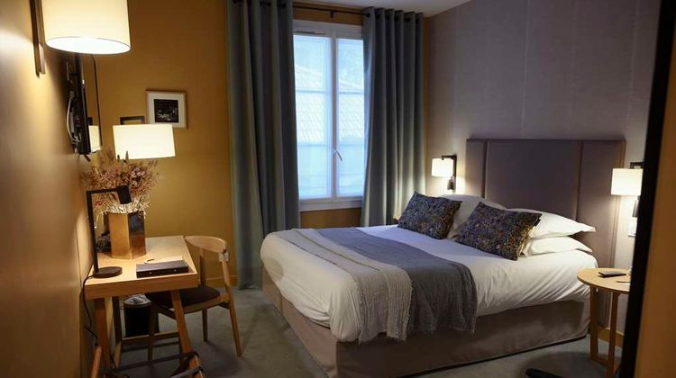 Cezanne Hotel Room