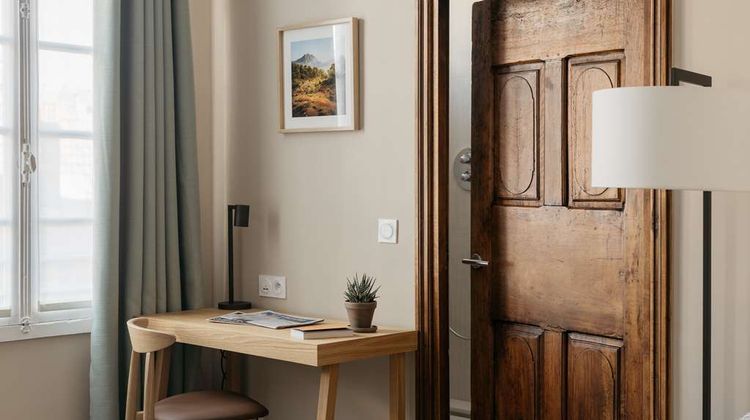 Cezanne Hotel Room