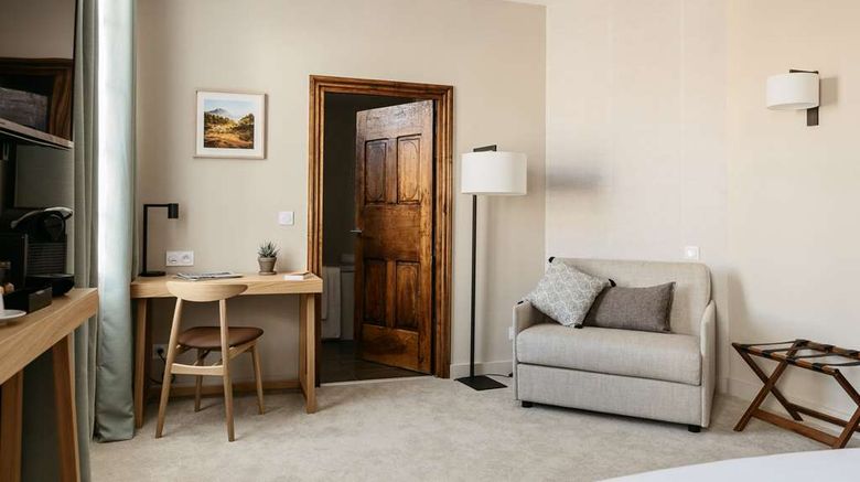 <b>Cezanne Hotel Room</b>. Images powered by <a href="https://iceportal.shijigroup.com/" title="IcePortal" target="_blank">IcePortal</a>.