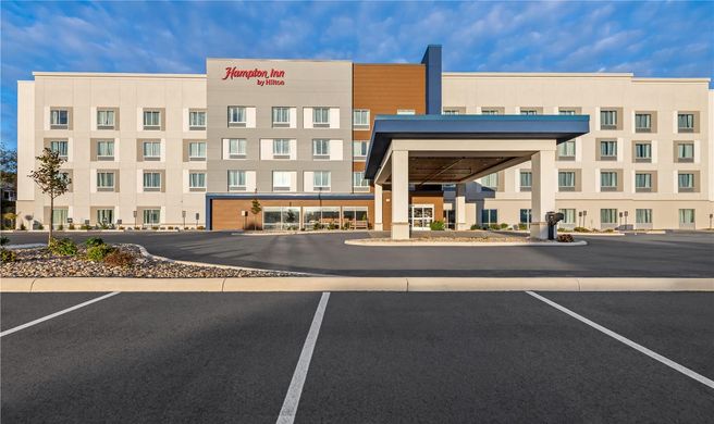 Hampton Inn by Hilton Mt Vernon Exterior