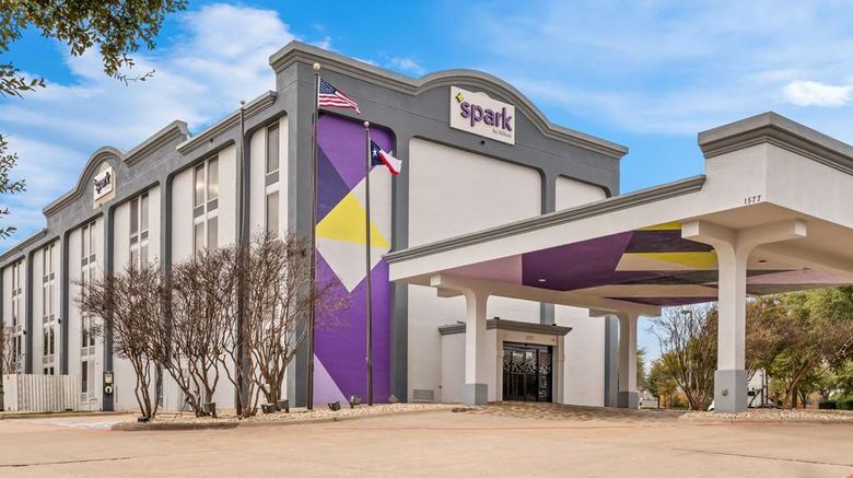 <b>Spark by Hilton Richardson Dallas Exterior</b>. Images powered by <a href="https://iceportal.shijigroup.com/" title="IcePortal" target="_blank">IcePortal</a>.