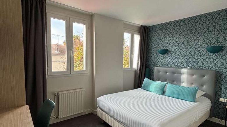 <b>Hotel De Troyes Room</b>. Images powered by <a href="https://iceportal.shijigroup.com/" title="IcePortal" target="_blank">IcePortal</a>.