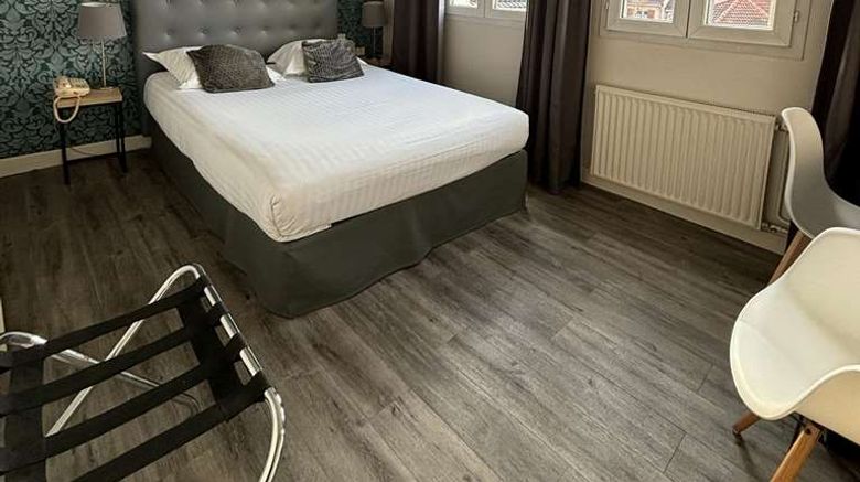 Hotel De Troyes Room. Images powered by <a href="https://iceportal.shijigroup.com" target="_blank" rel="noopener">Ice Portal</a>.