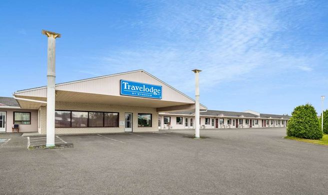 Travelodge by Wyndham Saint Andre Exterior