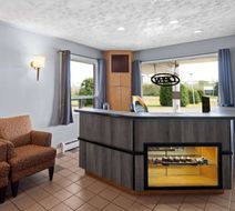 Travelodge by Wyndham Saint Andre Lobby