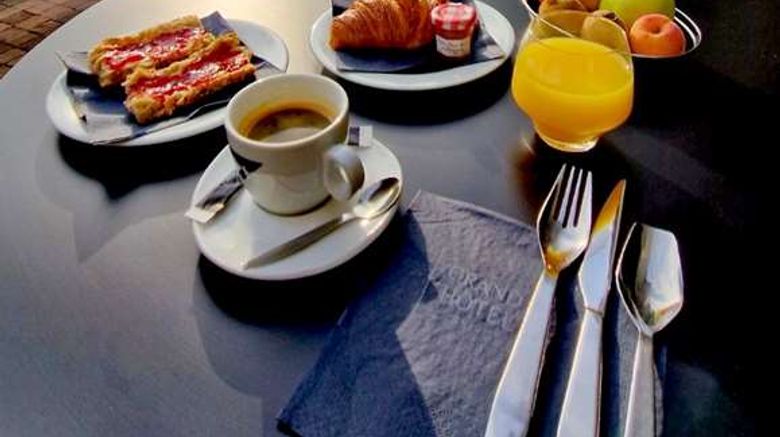 <b>Grand Hotel Brive Restaurant</b>. Images powered by <a href="https://iceportal.shijigroup.com/" title="IcePortal" target="_blank">IcePortal</a>.