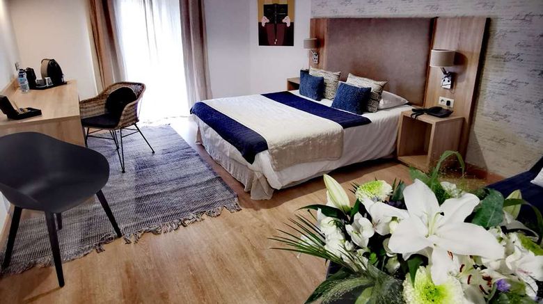 <b>Grand Hotel Brive Suite</b>. Images powered by <a href="https://iceportal.shijigroup.com/" title="IcePortal" target="_blank">IcePortal</a>.