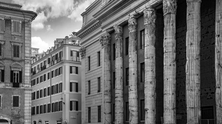 9Hotel Cesari Exterior