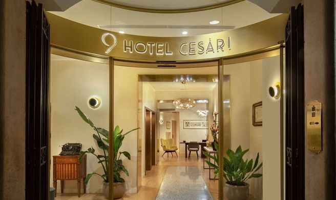 9Hotel Cesari Exterior