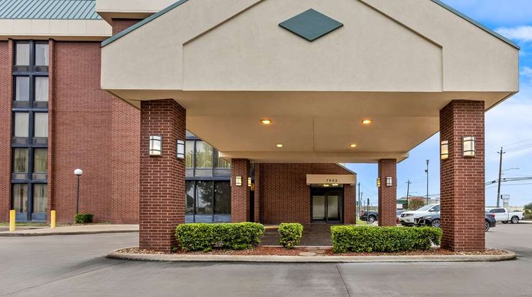 Sonesta Essential Houston Hobby Airport Exterior