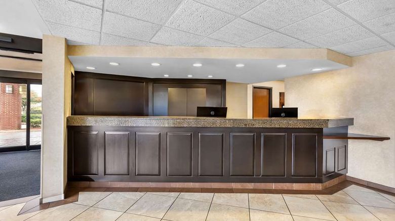 <b>Sonesta Essential Houston Hobby Airport Lobby</b>. Images powered by <a href="https://iceportal.shijigroup.com/" title="IcePortal" target="_blank">IcePortal</a>.