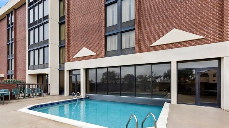 <b>Sonesta Essential Houston Hobby Airport Pool</b>. Images powered by <a href="https://iceportal.shijigroup.com/" title="IcePortal" target="_blank">IcePortal</a>.