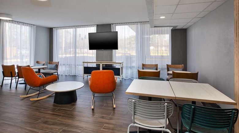 <b>Spark by Hilton Jackson Ridgeland Lobby</b>. Images powered by <a href="https://iceportal.shijigroup.com/" title="IcePortal" target="_blank">IcePortal</a>.