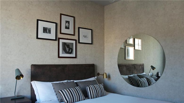 <b>Ambasciatori Hotel Florence Room</b>. Images powered by <a href="https://iceportal.shijigroup.com/" title="IcePortal" target="_blank">IcePortal</a>.