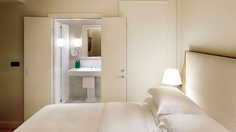 Hotel Villa Dahlia Room