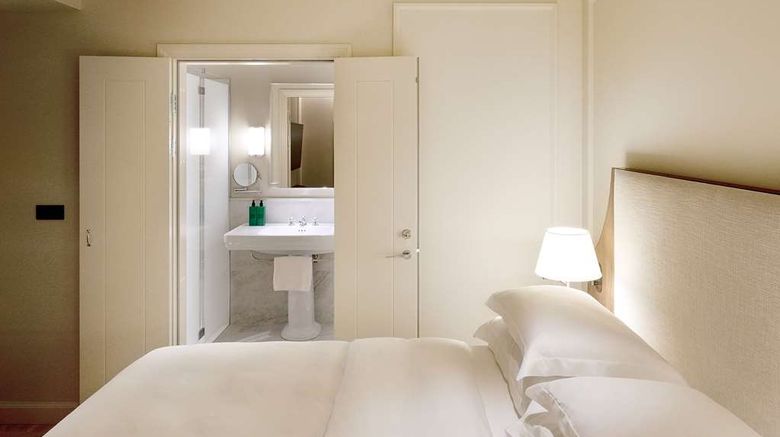 <b>Hotel Villa Dahlia Room</b>. Images powered by <a href="https://iceportal.shijigroup.com/" title="IcePortal" target="_blank">IcePortal</a>.