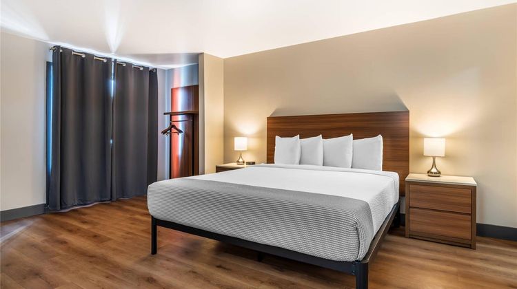 La Luna Inn Room