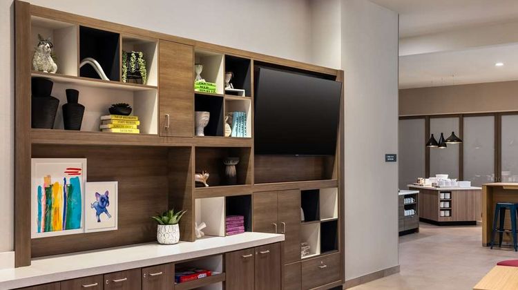 Home2 Suites by Hilton Ankeny Lobby