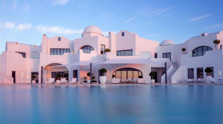 <b>Anantara Santorini Abu Dhabi Retreat Pool</b>. Images powered by <a href="https://iceportal.shijigroup.com/" title="IcePortal" target="_blank">IcePortal</a>.