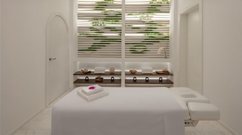<b>Anantara Santorini Abu Dhabi Retreat Spa</b>. Images powered by <a href="https://iceportal.shijigroup.com/" title="IcePortal" target="_blank">IcePortal</a>.