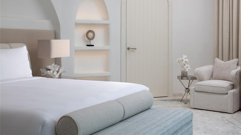 <b>Anantara Santorini Abu Dhabi Retreat Room</b>. Images powered by <a href="https://iceportal.shijigroup.com/" title="IcePortal" target="_blank">IcePortal</a>.