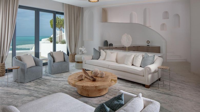 <b>Anantara Santorini Abu Dhabi Retreat Room</b>. Images powered by <a href="https://iceportal.shijigroup.com/" title="IcePortal" target="_blank">IcePortal</a>.