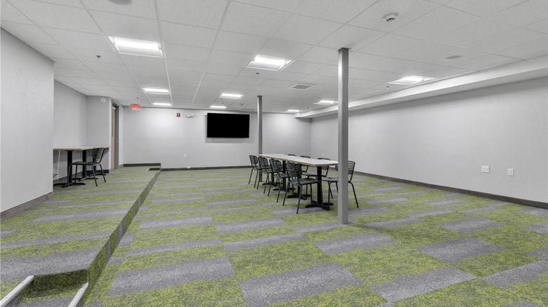 <b>Spark by Hilton Harrisonburg University Meeting</b>. Images powered by <a href="https://iceportal.shijigroup.com/" title="IcePortal" target="_blank">IcePortal</a>.
