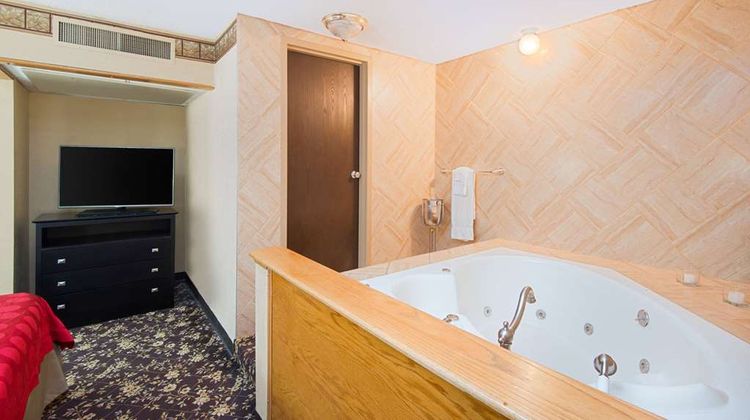 Red Lion Hotel Gillette Suite