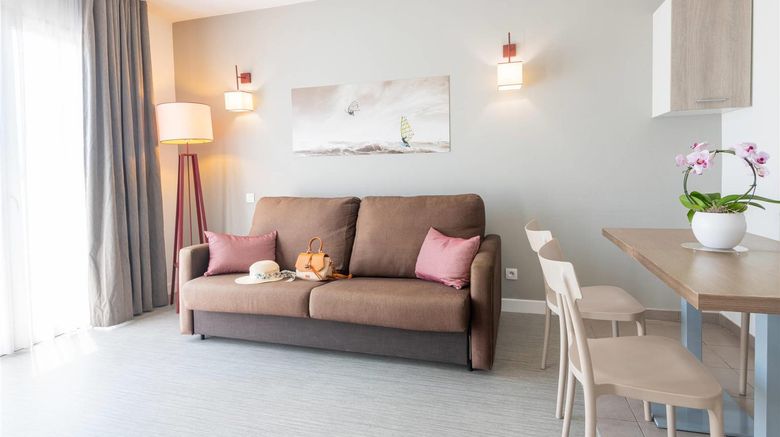 <b>Comfort Aparthotel Cannes Mandelieu Room</b>. Images powered by <a href="https://iceportal.shijigroup.com/" title="IcePortal" target="_blank">IcePortal</a>.