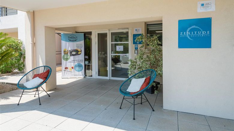 <b>Comfort Aparthotel Cannes Mandelieu Exterior</b>. Images powered by <a href="https://iceportal.shijigroup.com/" title="IcePortal" target="_blank">IcePortal</a>.