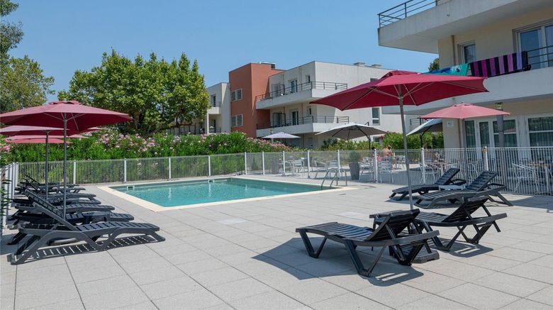 <b>Comfort Aparthotel Cannes Mandelieu Pool</b>. Images powered by <a href="https://iceportal.shijigroup.com/" title="IcePortal" target="_blank">IcePortal</a>.