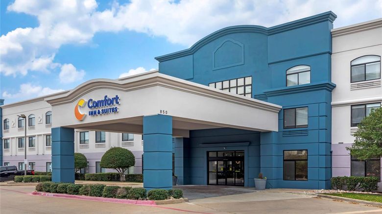 <b>Comfort Inn & Suites Las Colinas DFW Exterior</b>. Images powered by <a href="https://iceportal.shijigroup.com/" title="IcePortal" target="_blank">IcePortal</a>.