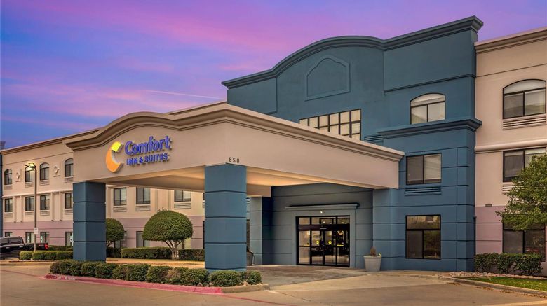 <b>Comfort Inn & Suites Las Colinas DFW Exterior</b>. Images powered by <a href="https://iceportal.shijigroup.com/" title="IcePortal" target="_blank">IcePortal</a>.