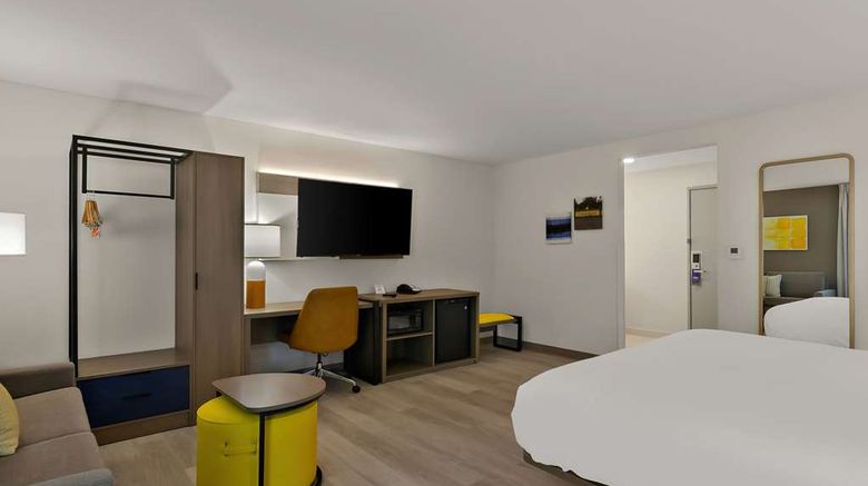 <b>Comfort Inn Conroe Suite</b>. Images powered by <a href="https://iceportal.shijigroup.com/" title="IcePortal" target="_blank">IcePortal</a>.