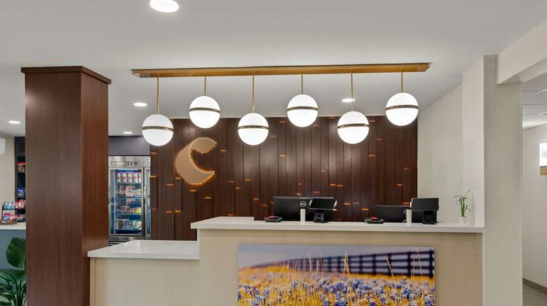 <b>Comfort Inn Conroe Lobby</b>. Images powered by <a href="https://iceportal.shijigroup.com/" title="IcePortal" target="_blank">IcePortal</a>.