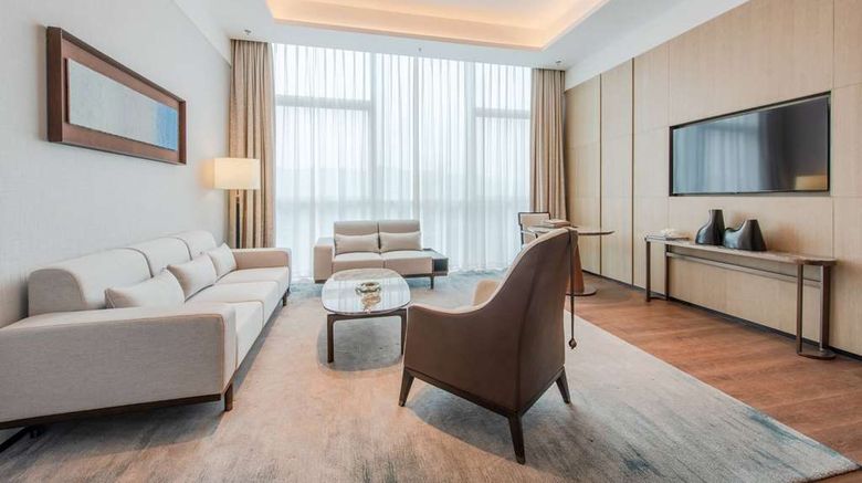 <b>HOJO China Communications Construction Suite</b>. Images powered by <a href="https://iceportal.shijigroup.com/" title="IcePortal" target="_blank">IcePortal</a>.