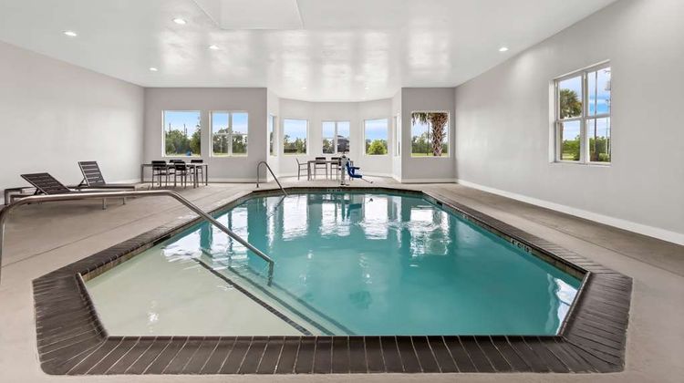 Sonesta Essential La Porte Pool