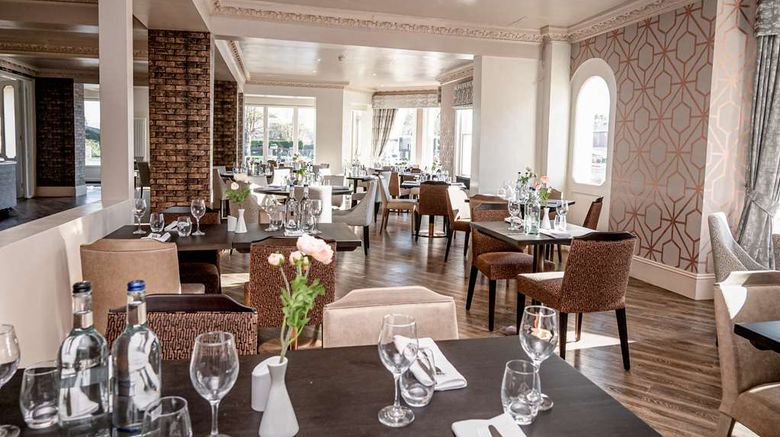 <b>The Thames Riviera-Sure Hotel Coll by BW Restaurant</b>. Images powered by <a href="https://iceportal.shijigroup.com/" title="IcePortal" target="_blank">IcePortal</a>.