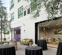 The Knoll Hotel, Tapestry by Hilton Exterior
