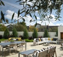 The Knoll Hotel, Tapestry by Hilton Exterior